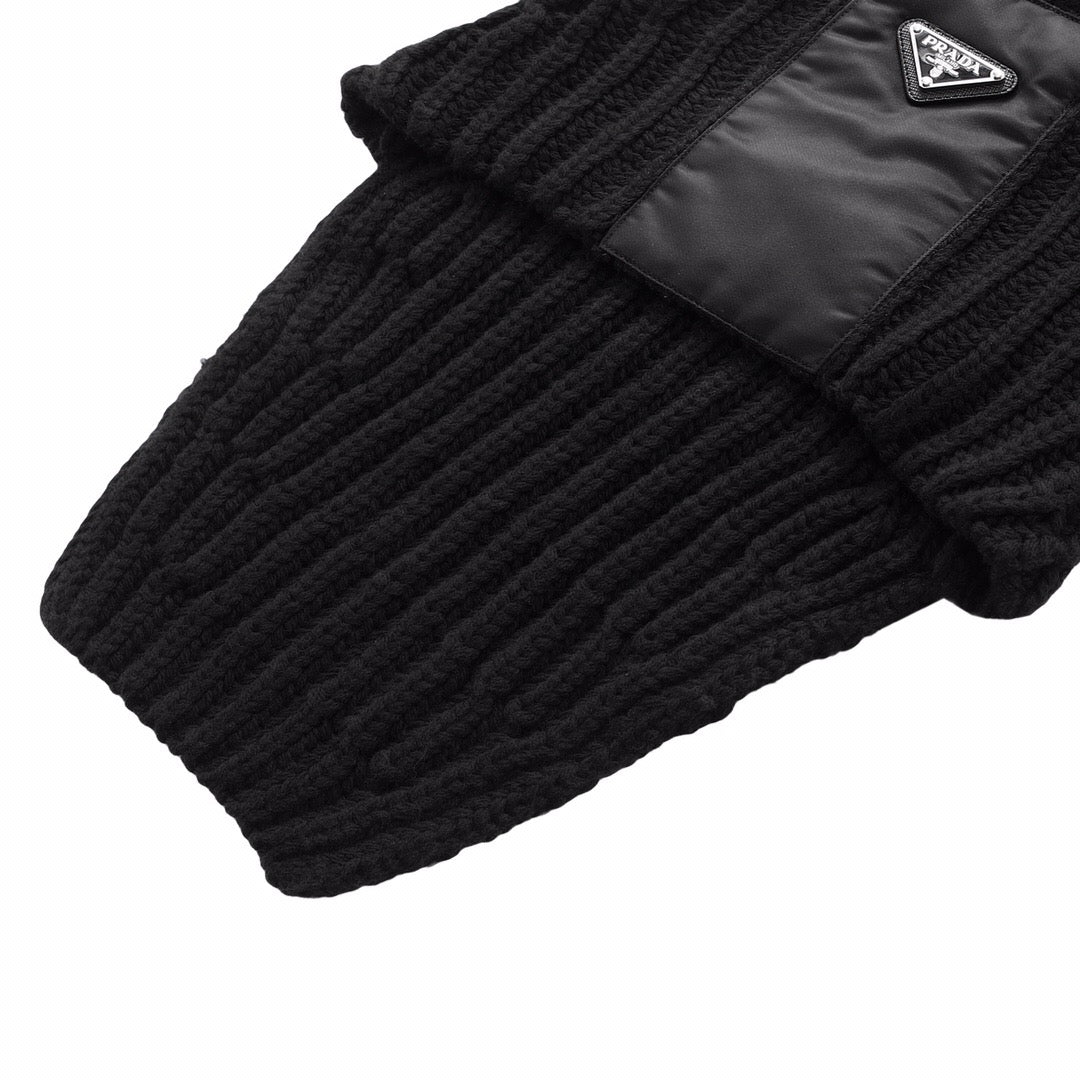 Triangle logo hooded scarf <span class="brand-imgs PD"></span>