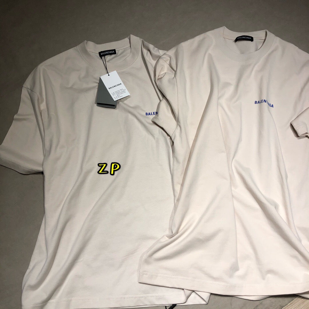 Short sleeved shirt with blue print on the back<span class="brand-imgs BL"></span>