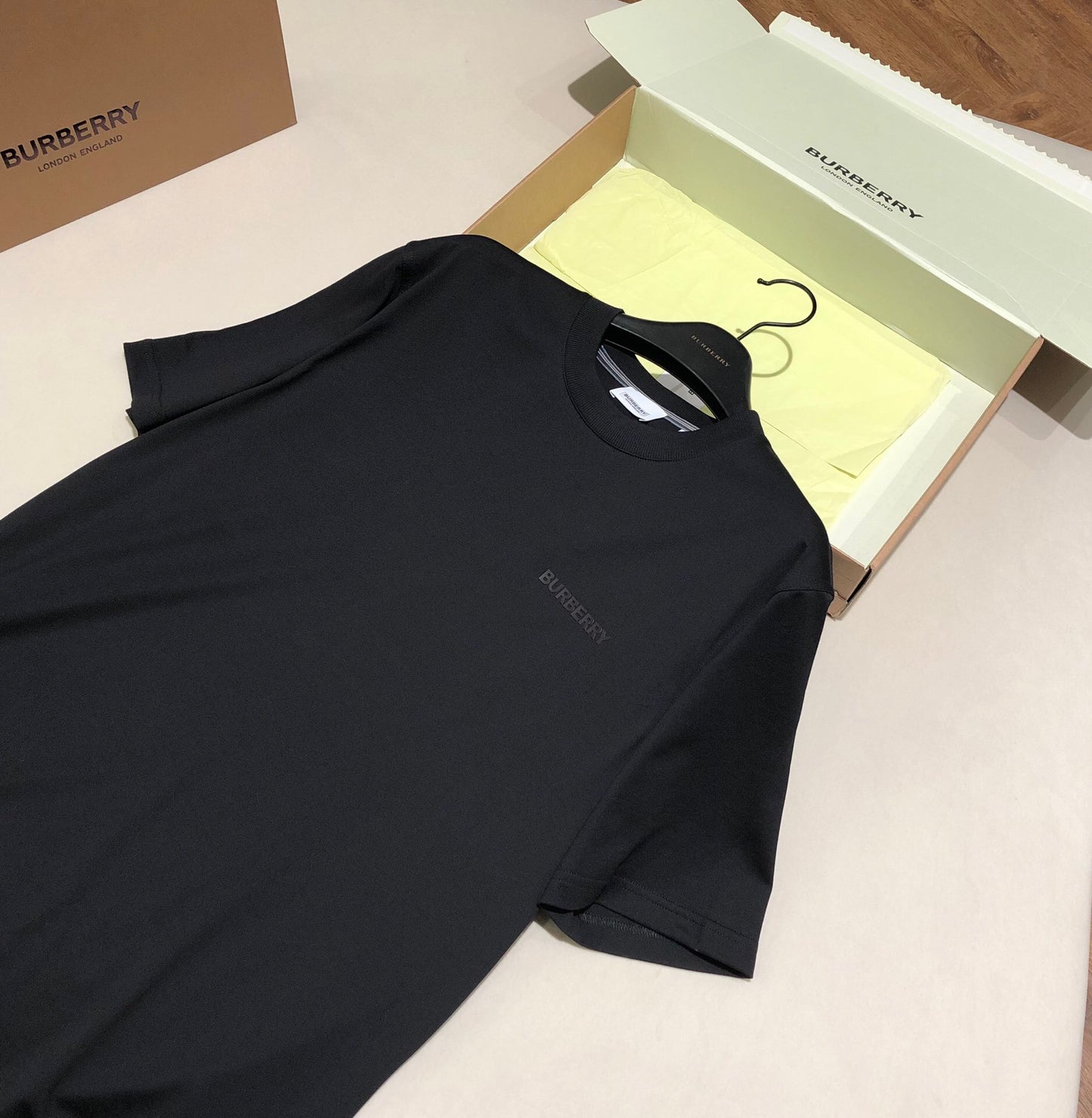Bu small letter logo short sleeve black<span class="brand-imgs BB"></span>