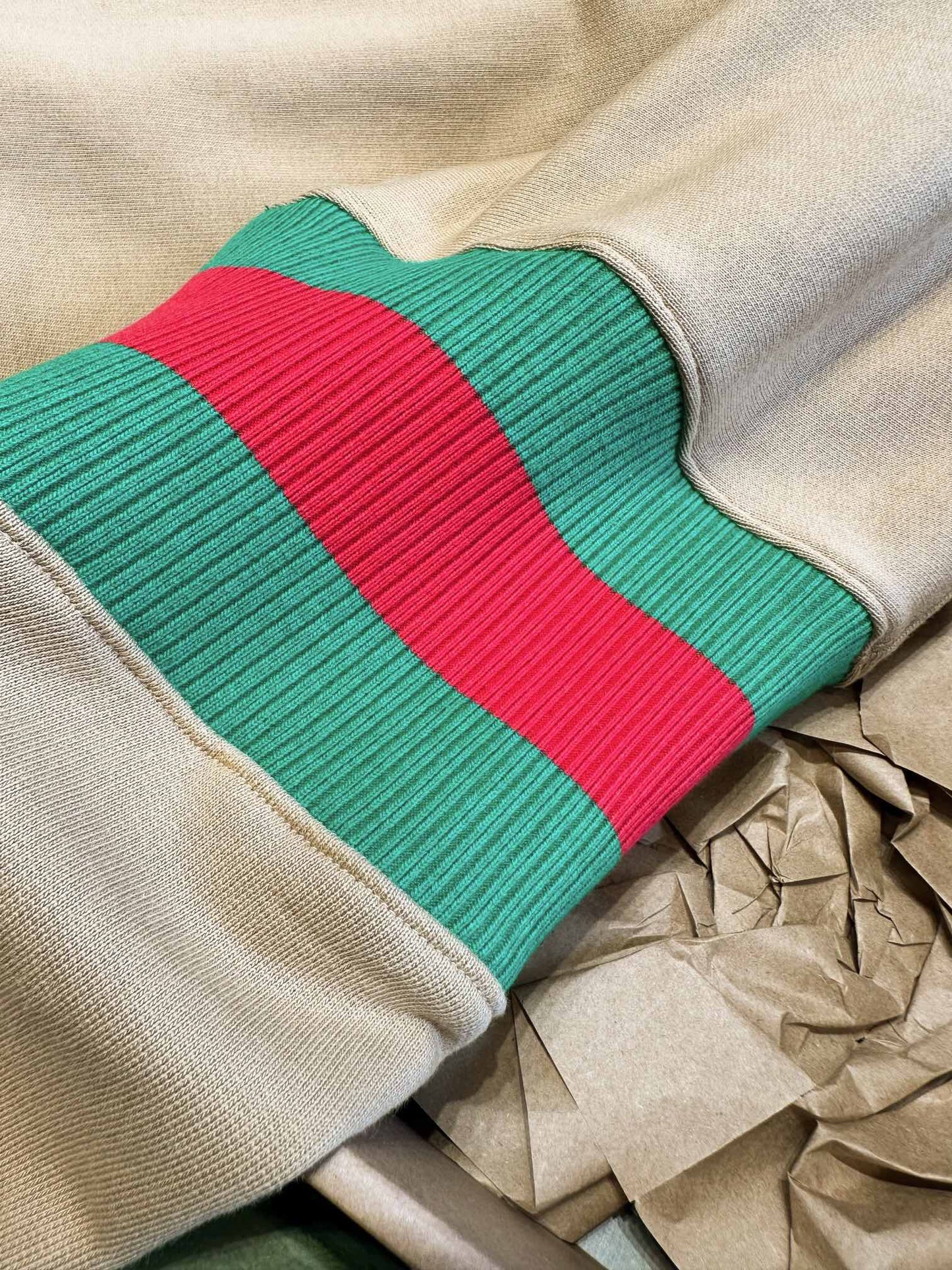 Red and blue ribbon khaki round neck sweatshirt<span class="brand-imgs GUCCI"></span>