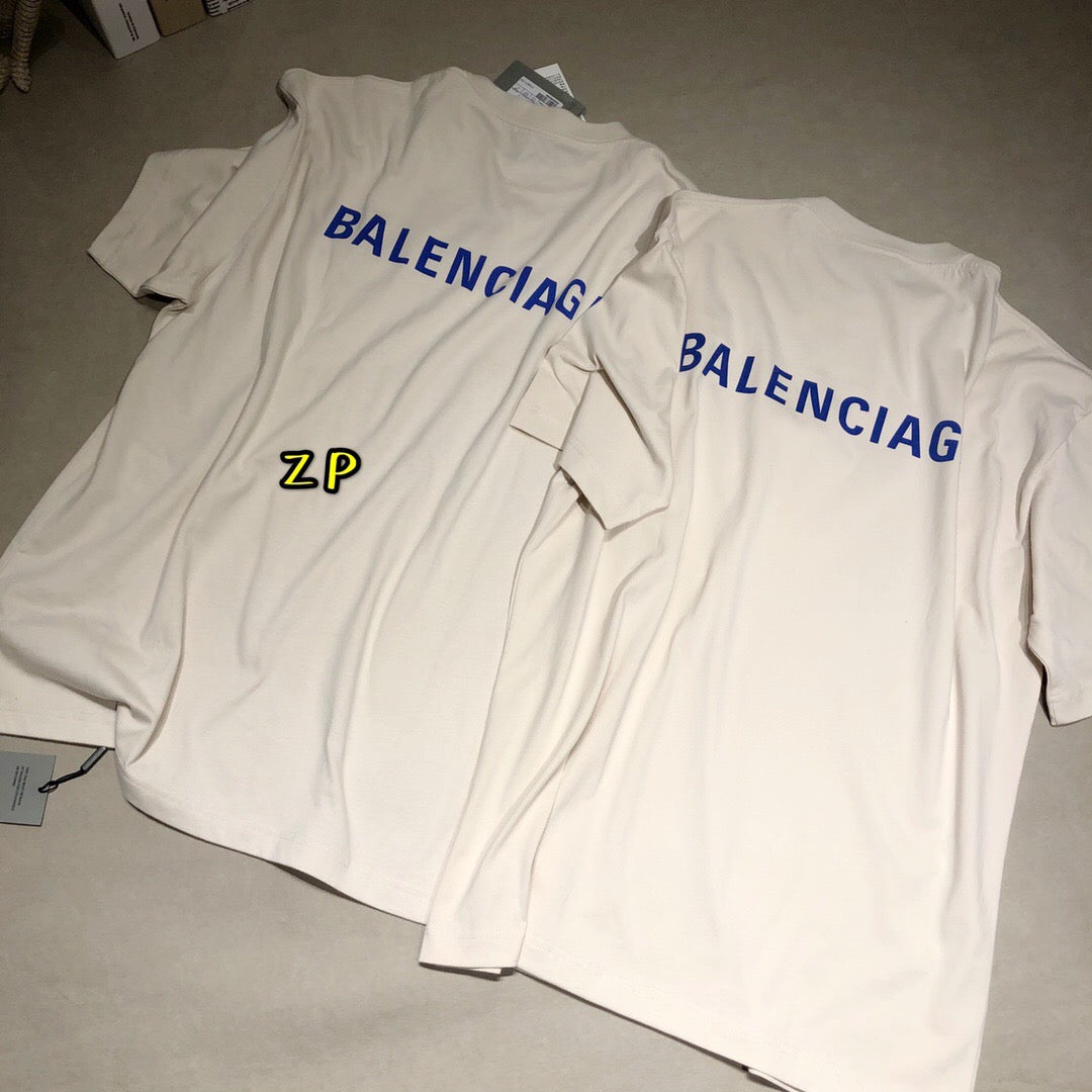Short sleeved shirt with blue print on the back<span class="brand-imgs BL"></span>