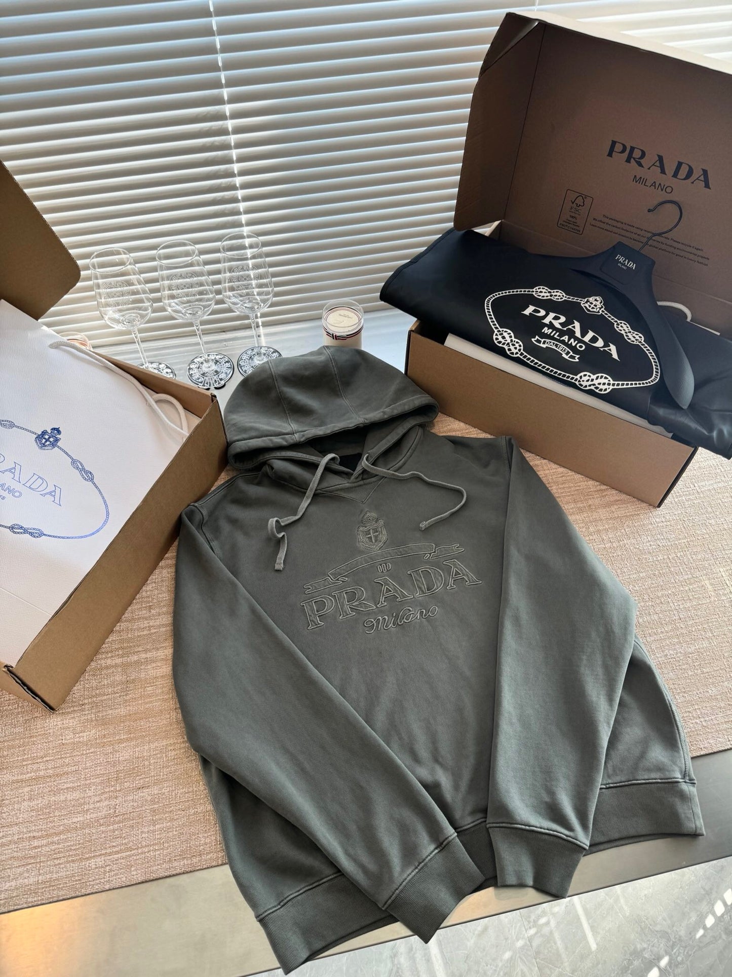 Stir-fried embroidered hoodie <span class="brand-imgs PD"></span>