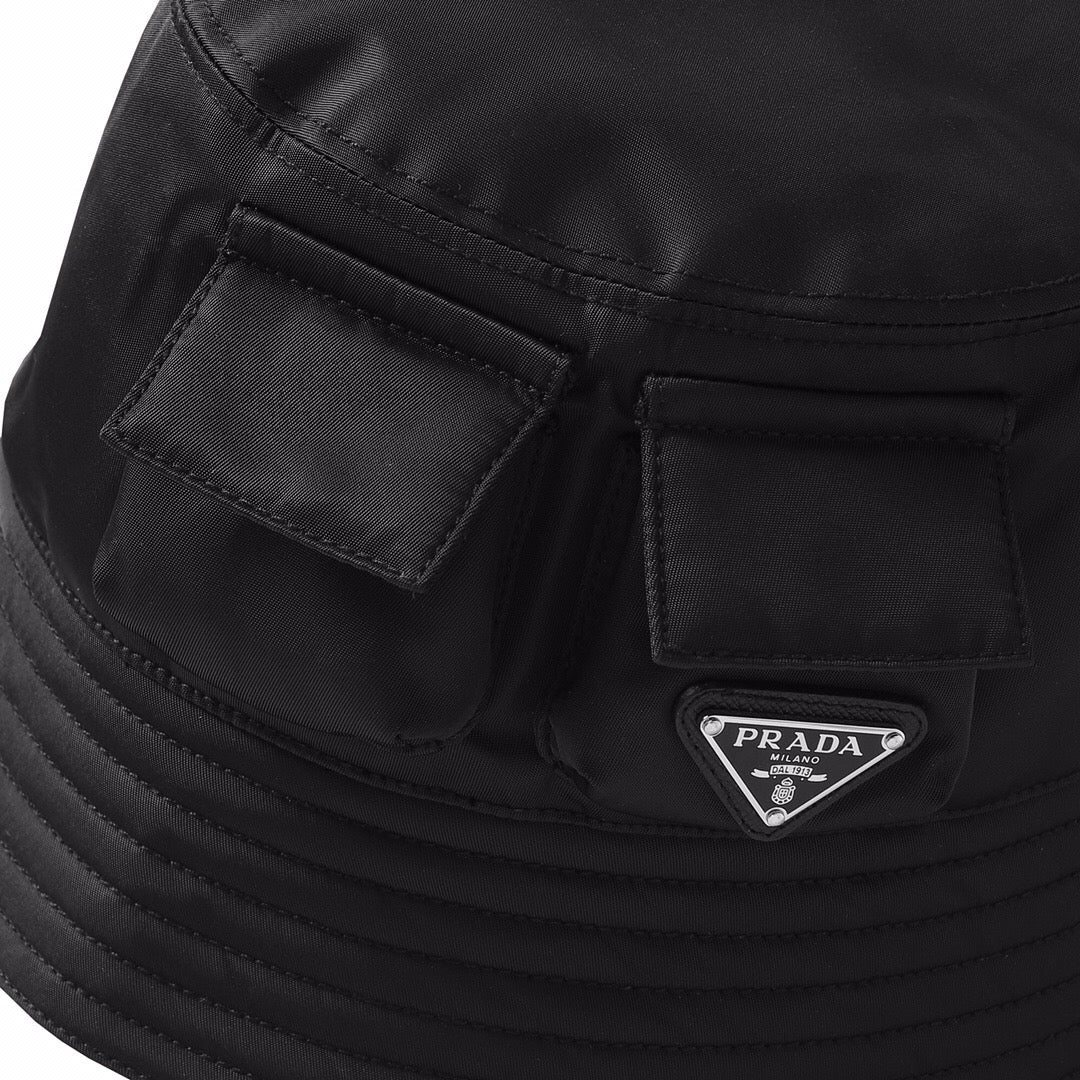 Small pocket triangle logo bucket hat <span class="brand-imgs PD"></span>