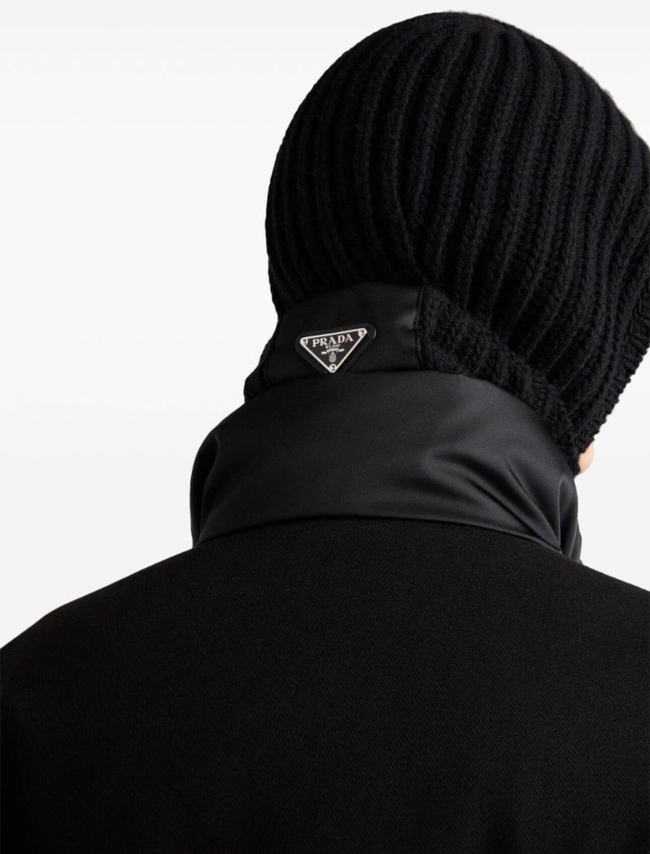 Triangle logo hooded scarf <span class="brand-imgs PD"></span>