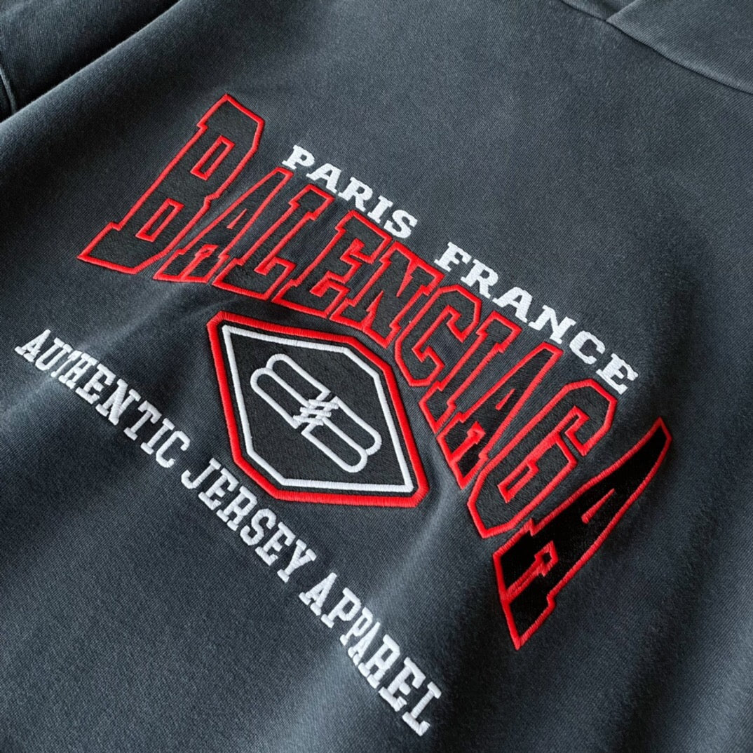 Red and black embroidered hoodie<span class="brand-imgs BL"></span>