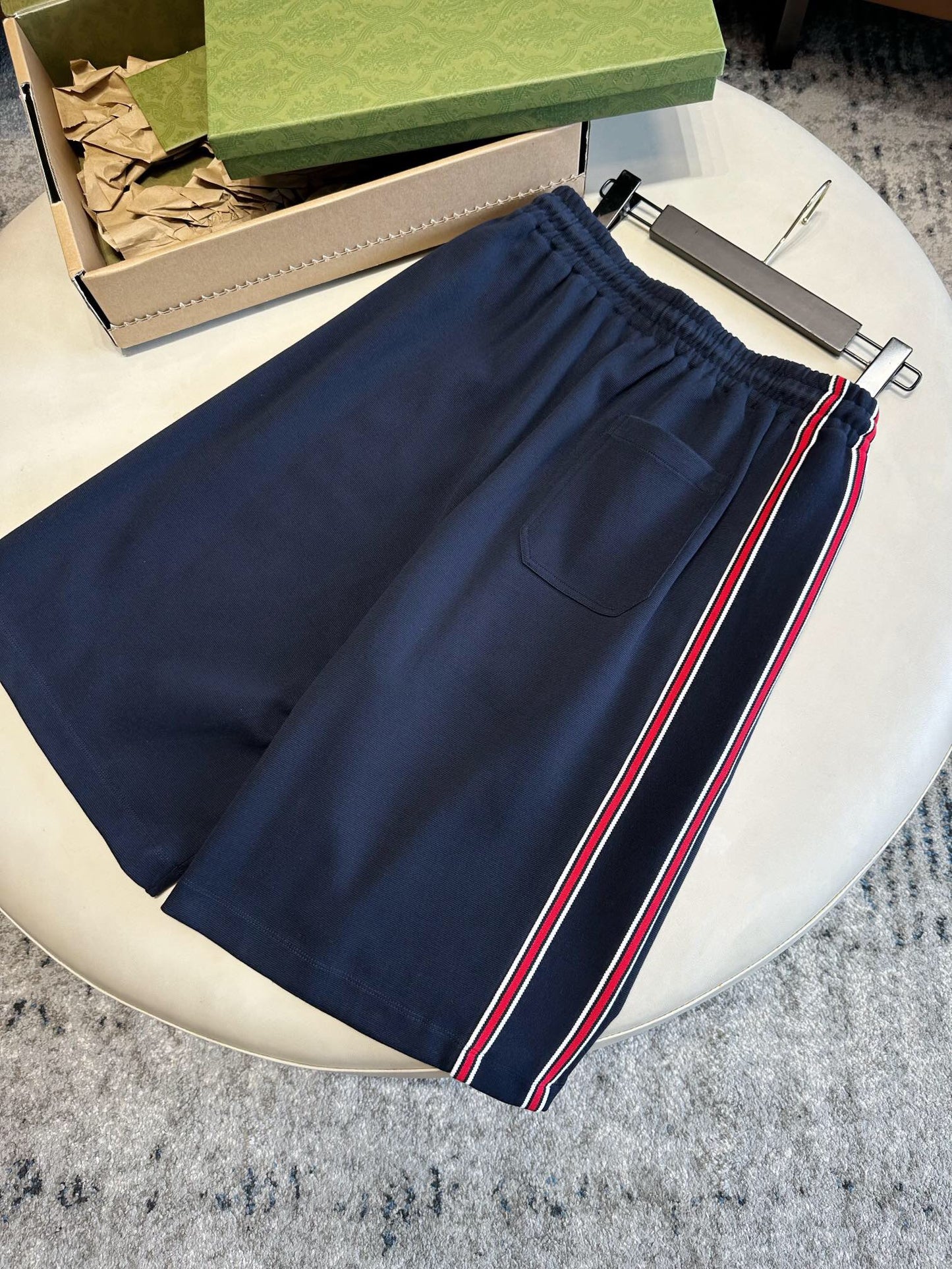 Red striped ribbon shorts <span class="brand-imgs GUCCI"></span>