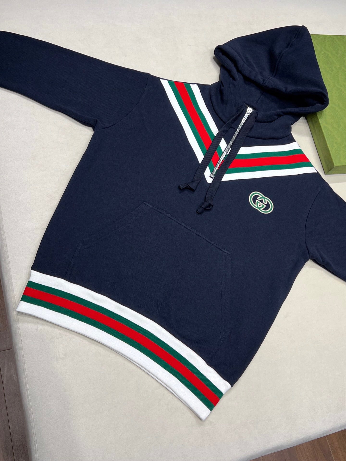 Red and green v shaped hoodie <span class="brand-imgs GUCCI"></span>