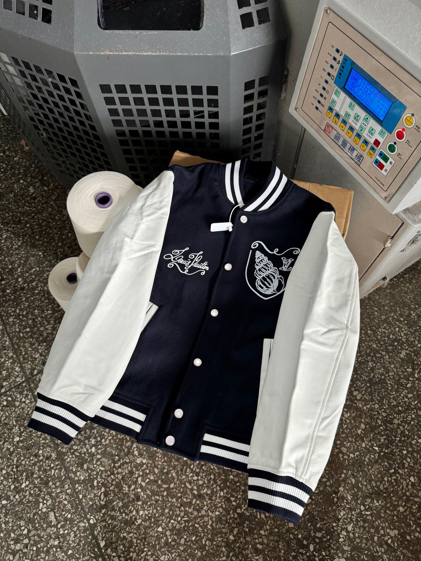 Conch Baseball jacket <span class="brand-imgs LV"></span>