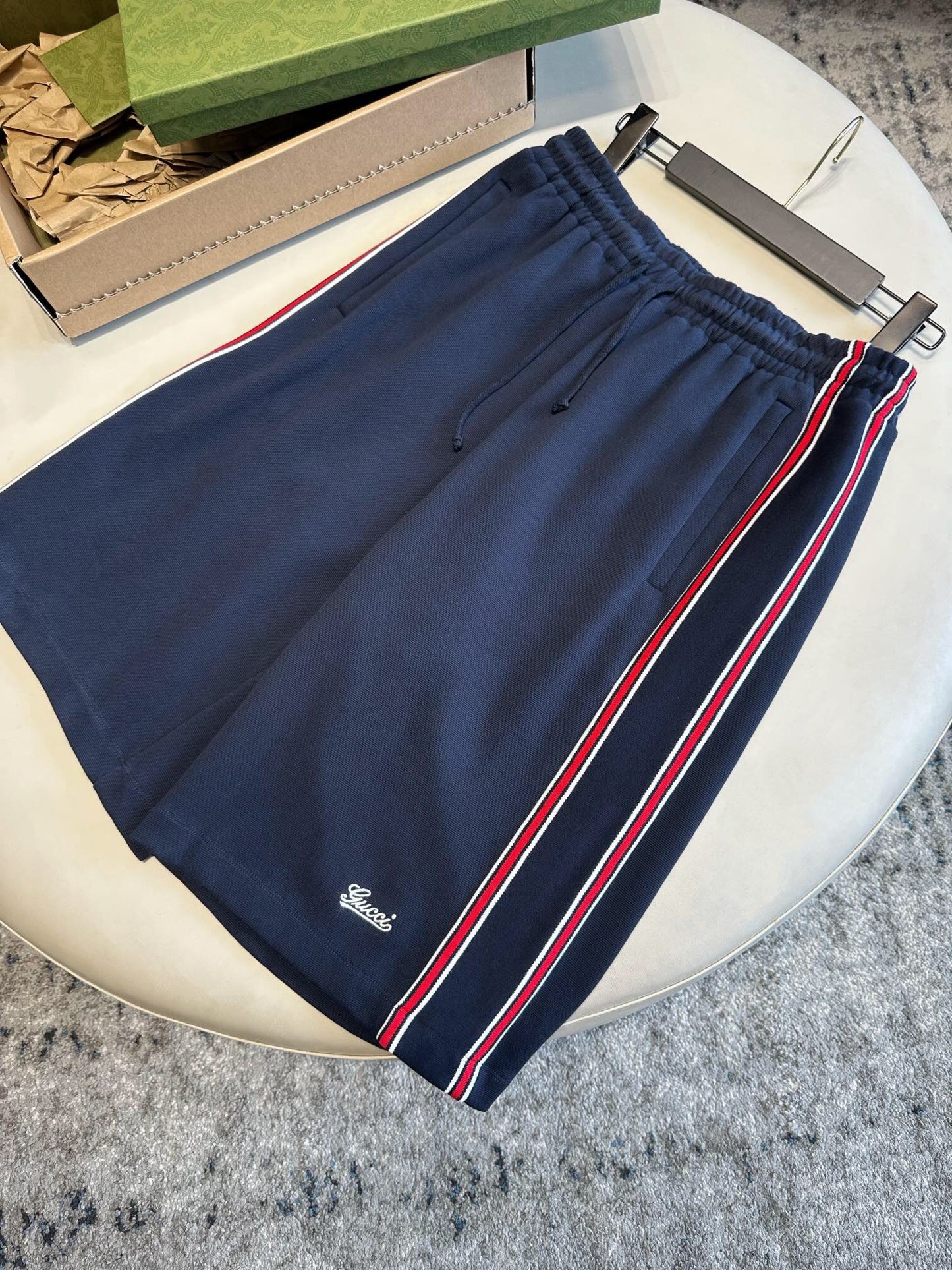 Red striped ribbon shorts<span class="brand-imgs GUCCI"></span>