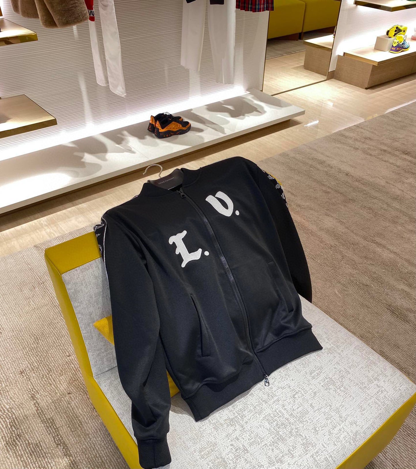 Web track jacket <span class="brand-imgs LV"></span>