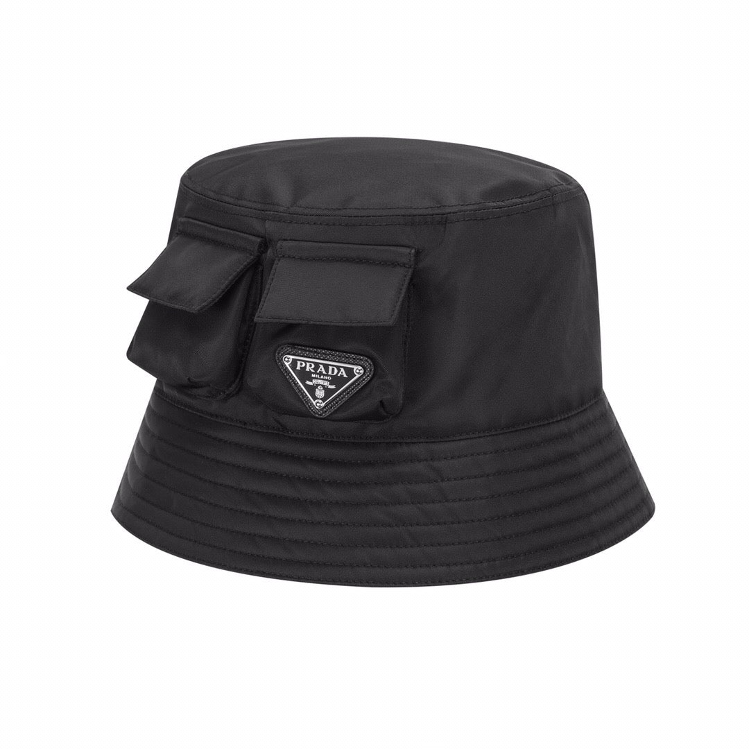 Small pocket triangle logo bucket hat <span class="brand-imgs PD"></span>